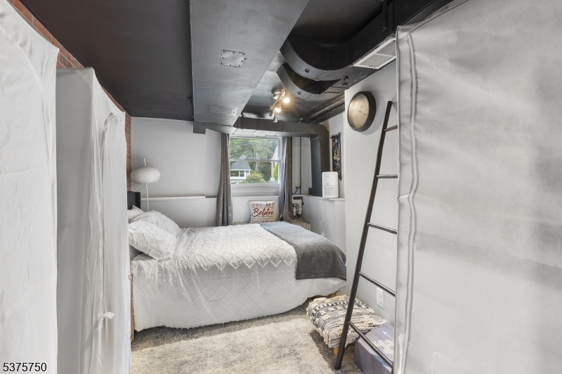 35 Grissing Ct