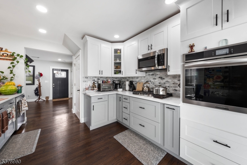 154 Sandford Ave
