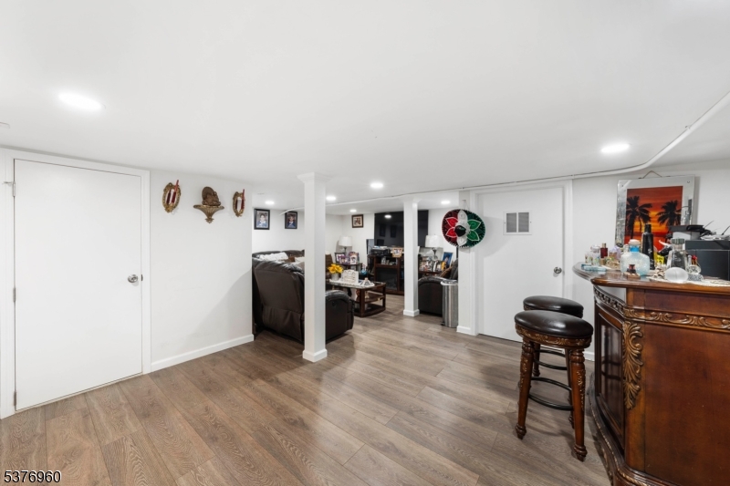 154 Sandford Ave