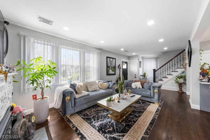 154 Sandford Ave