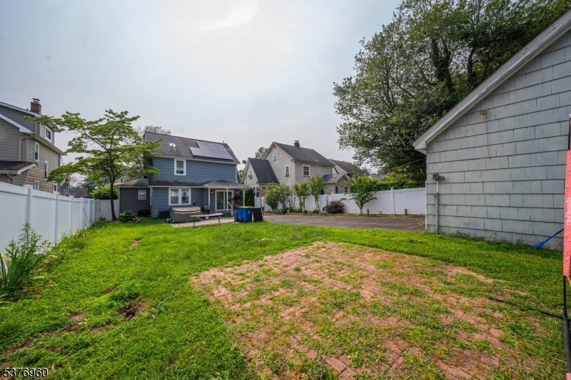 154 Sandford Ave