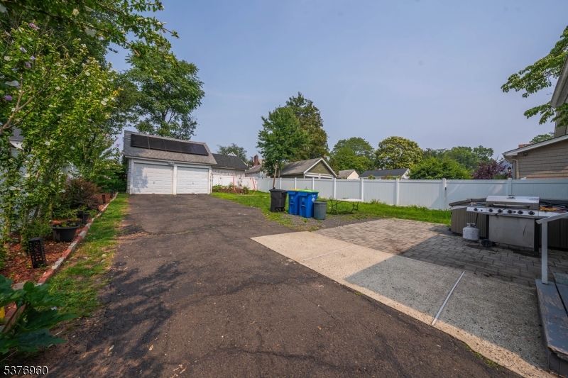 154 Sandford Ave