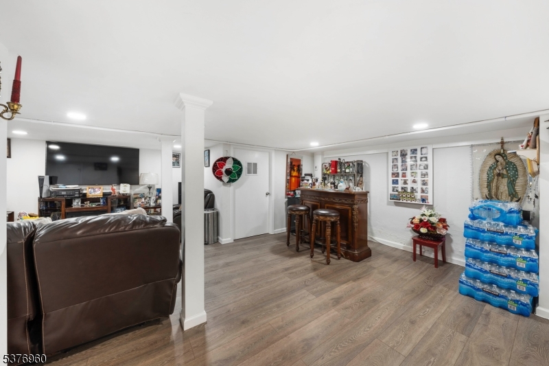 154 Sandford Ave