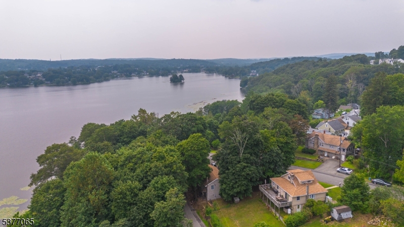 8 Hillside Ave