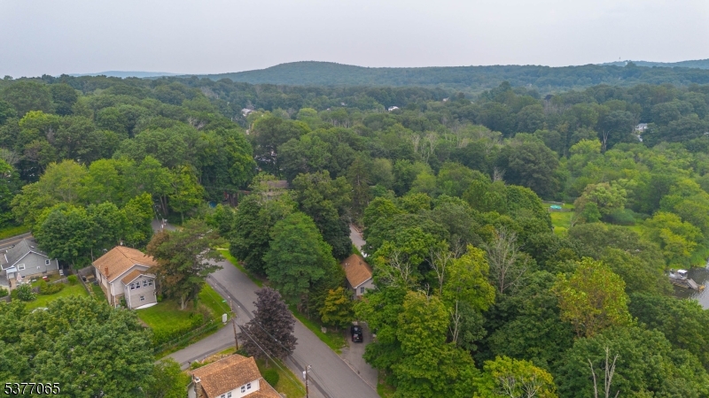 8 Hillside Ave