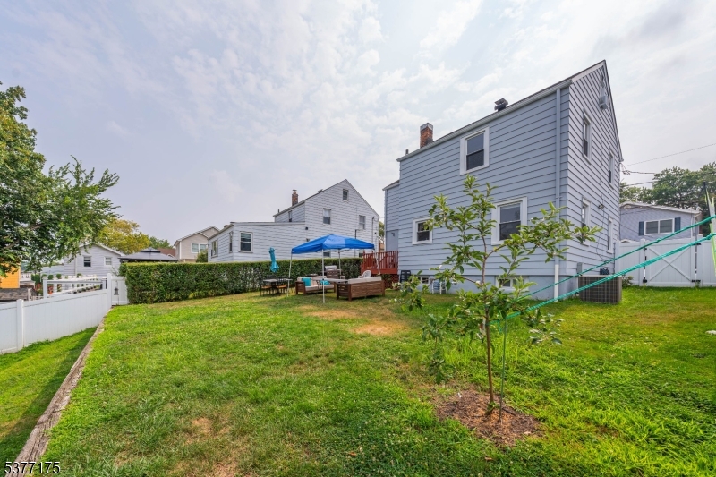 19 Pine St
