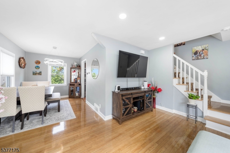 19 Pine St