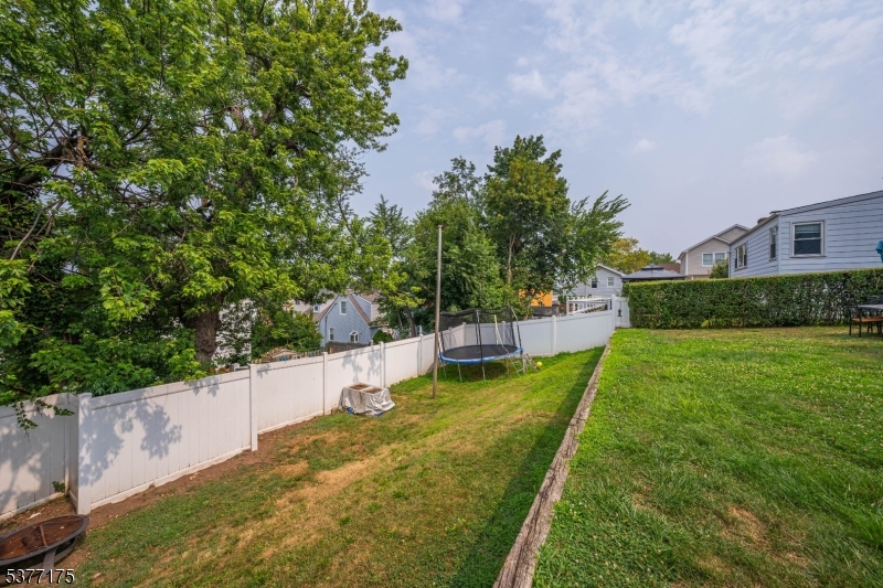 19 Pine St