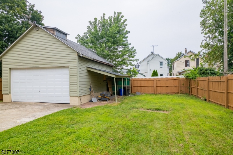 223 Henry St