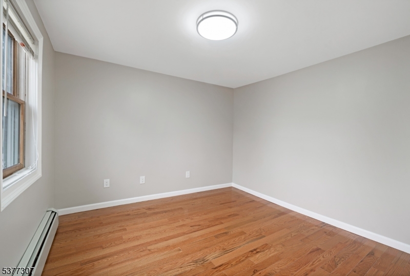 223 Henry St