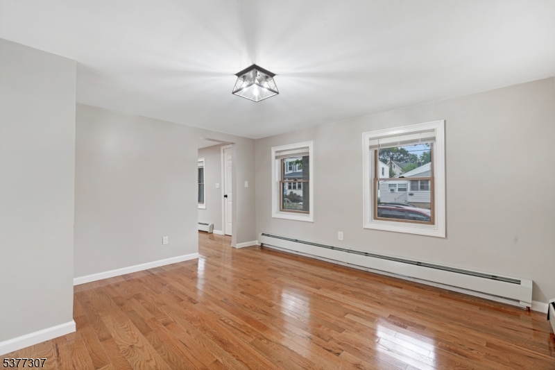 223 Henry St