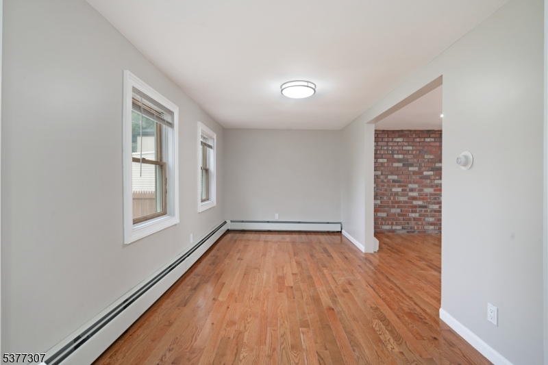 223 Henry St