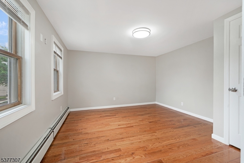 223 Henry St