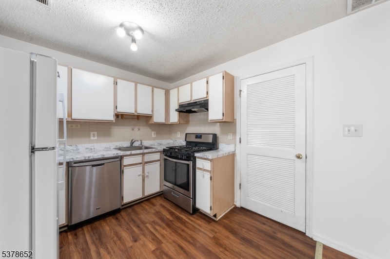 5 Prestwick Way