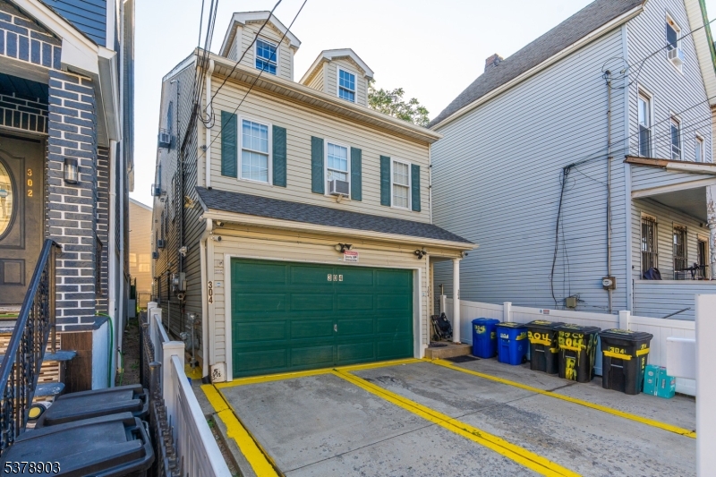 304 Court St