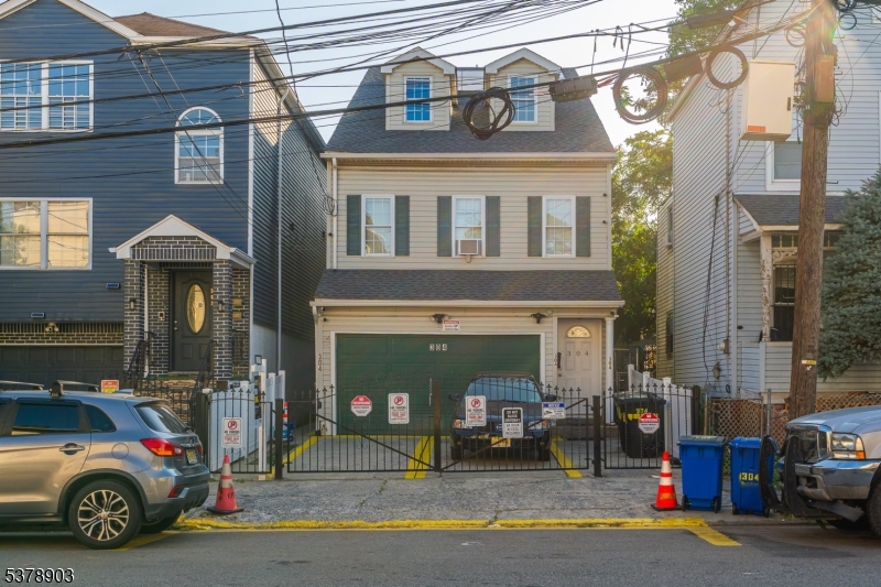 304 Court St