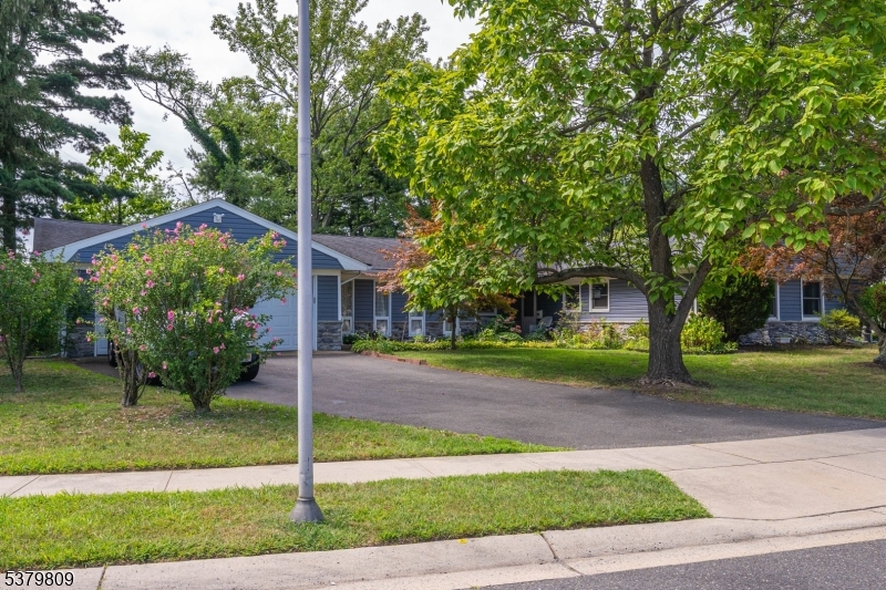 70 Northland Ln