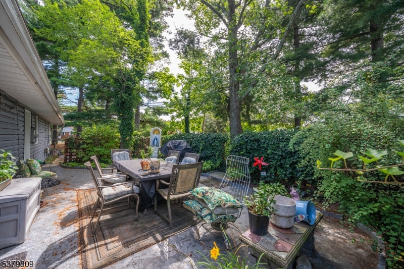 70 Northland Ln