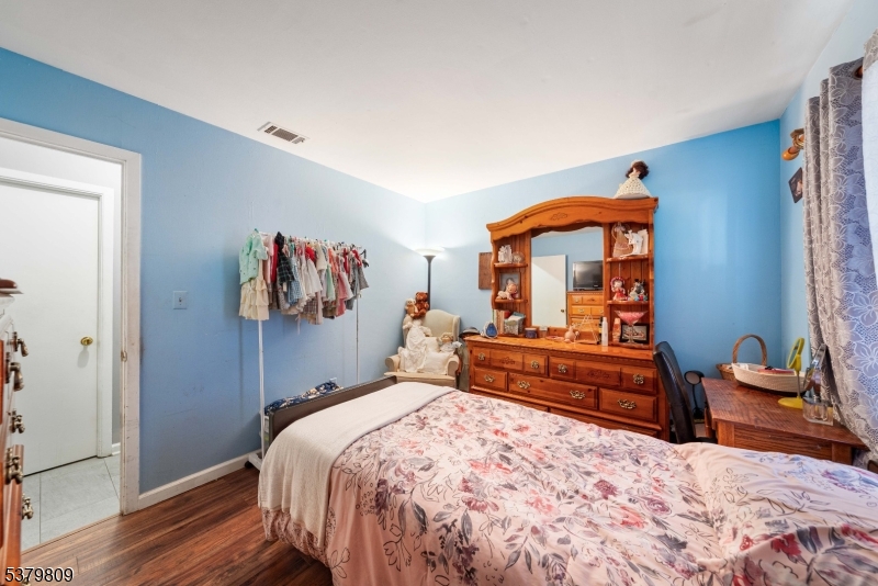 70 Northland Ln
