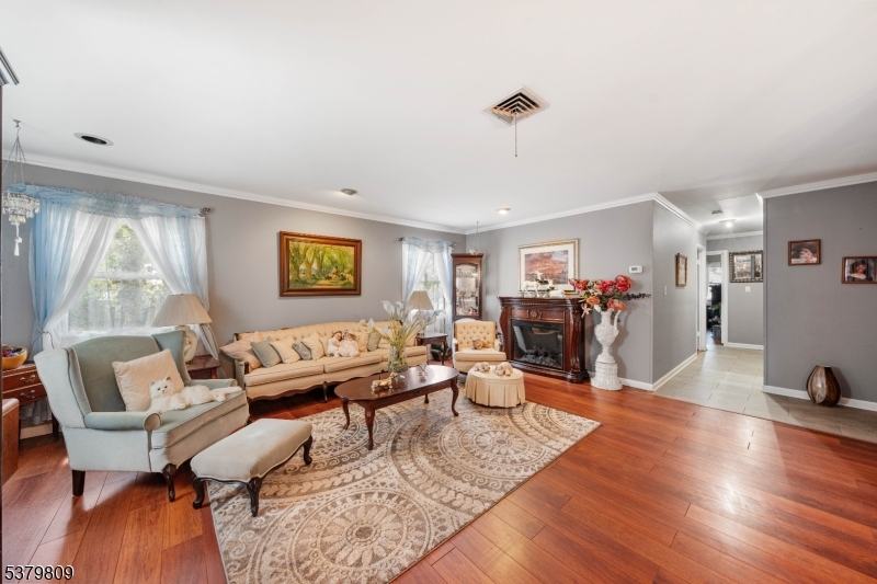 70 Northland Ln