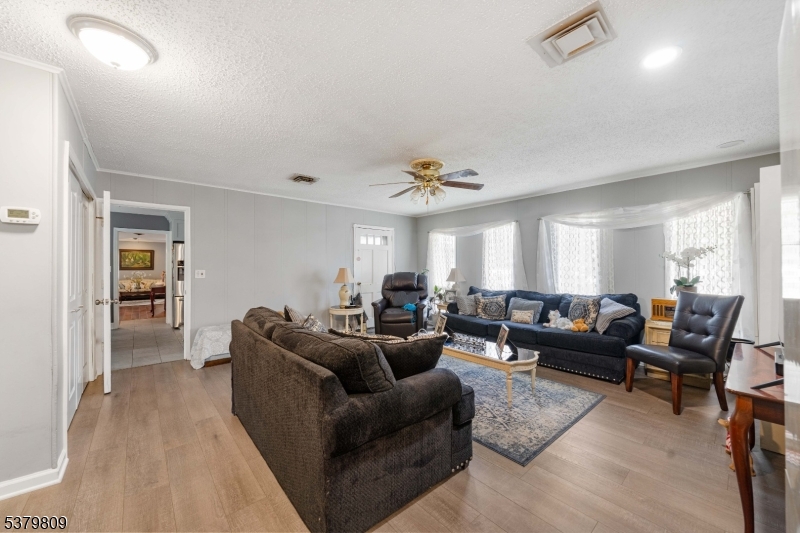 70 Northland Ln