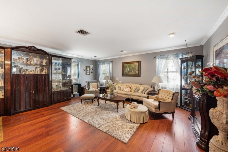 70 Northland Ln