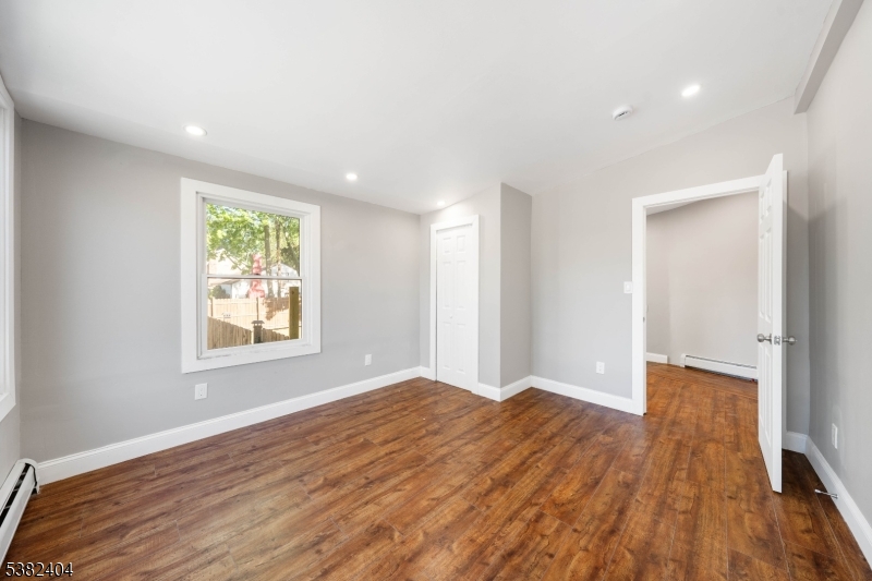 1369 Saint Georges Ave