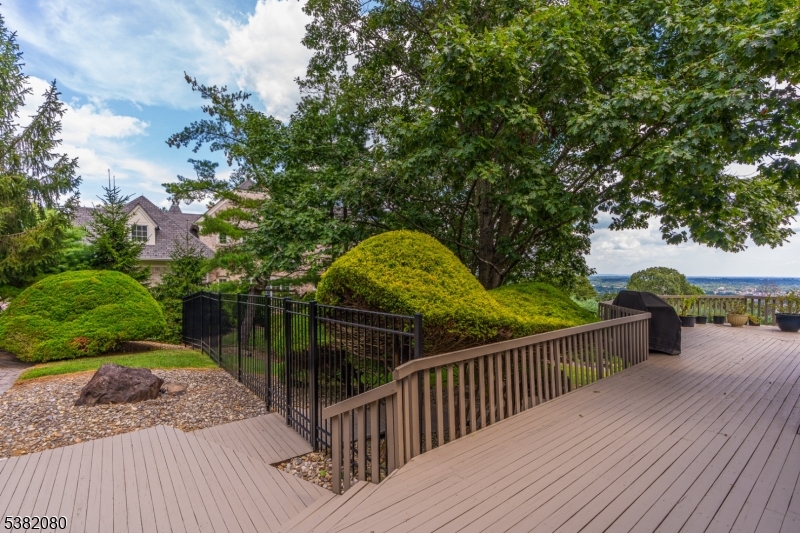 142 Deer Run
