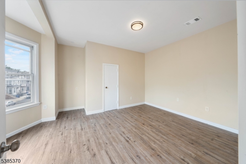 115 Jefferson Ave