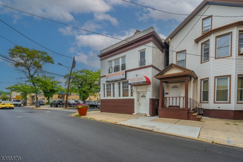 115 Jefferson Ave