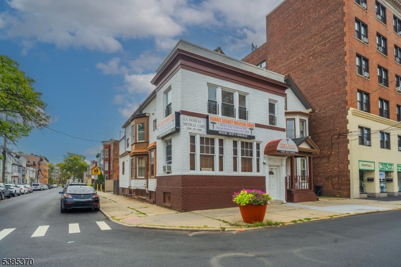 115 Jefferson Ave