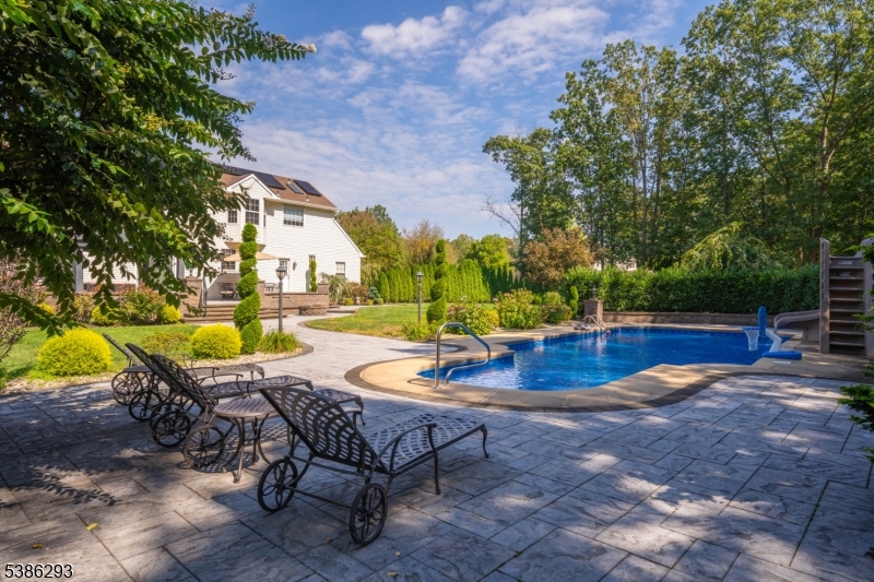 851 Woodbury Dr