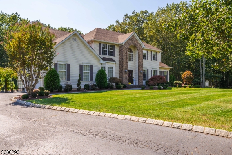 851 Woodbury Dr