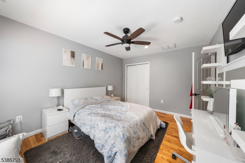 851 Woodbury Dr