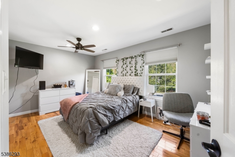 851 Woodbury Dr
