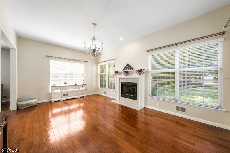851 Woodbury Dr
