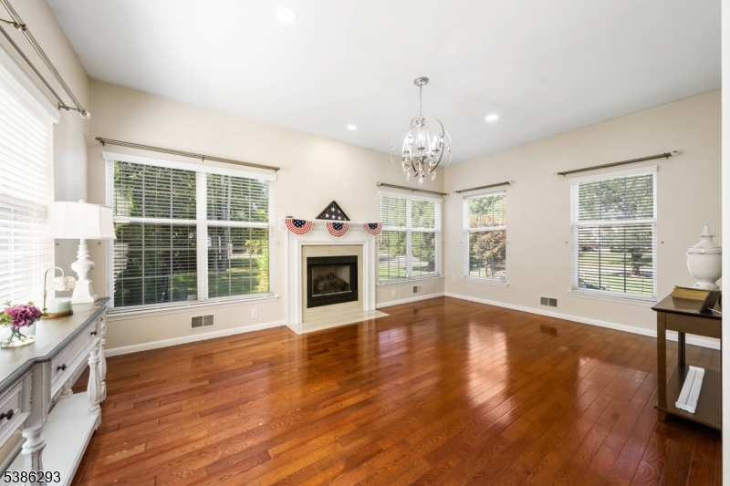 851 Woodbury Dr