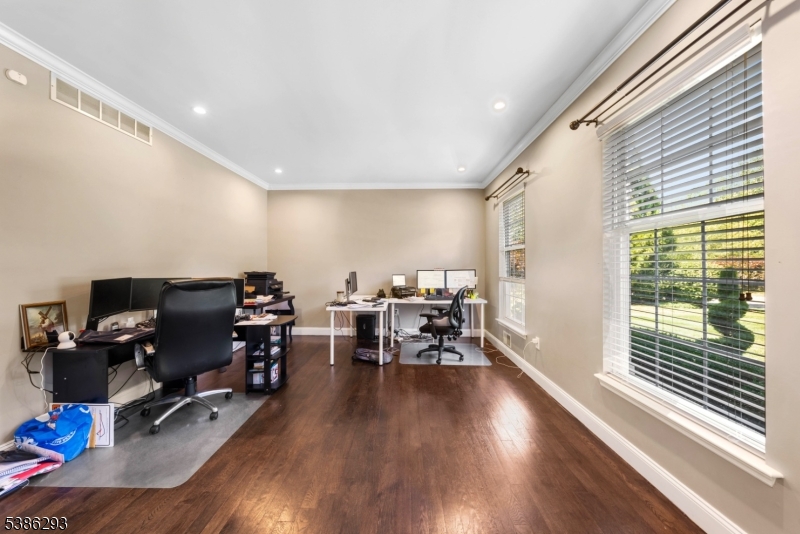851 Woodbury Dr