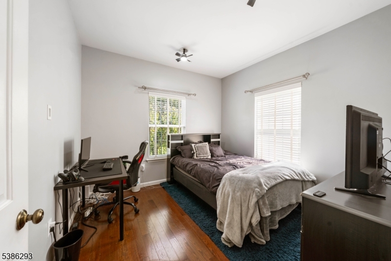 851 Woodbury Dr