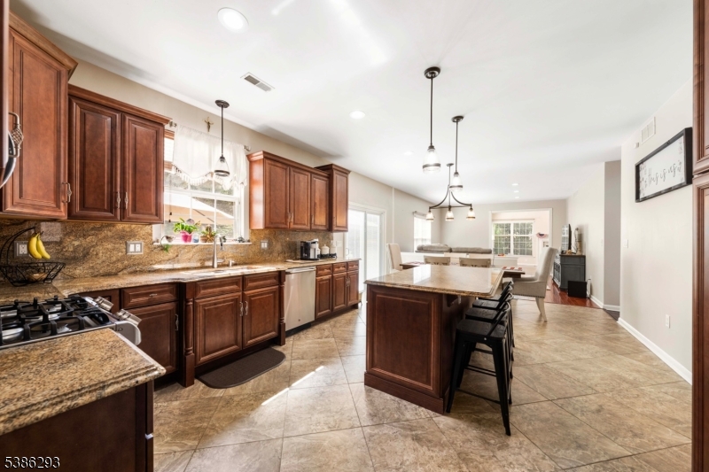851 Woodbury Dr