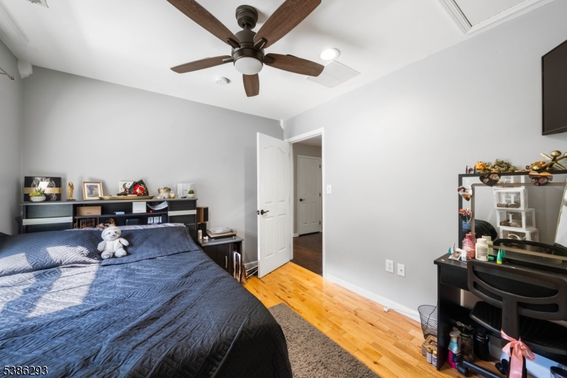 851 Woodbury Dr