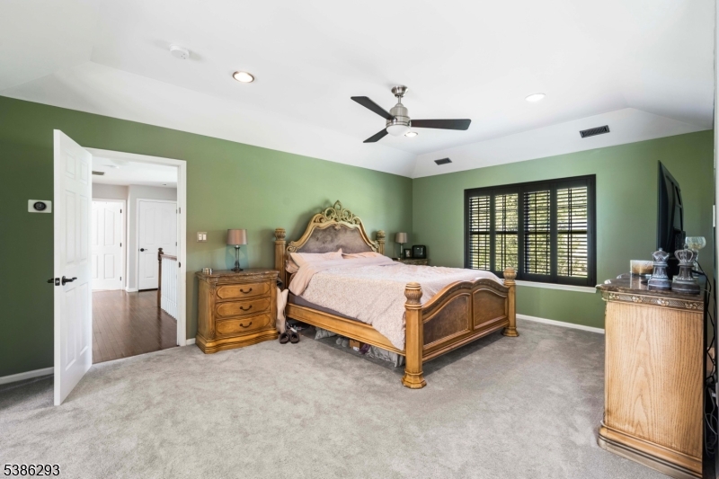 851 Woodbury Dr