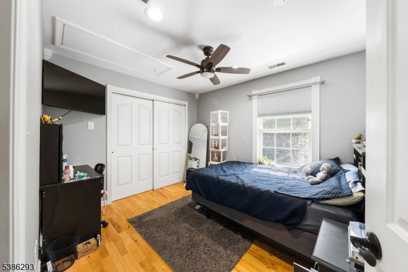 851 Woodbury Dr