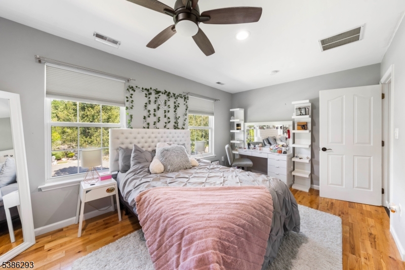851 Woodbury Dr