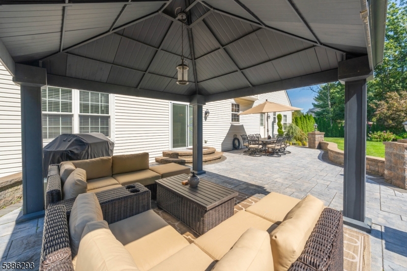 851 Woodbury Dr
