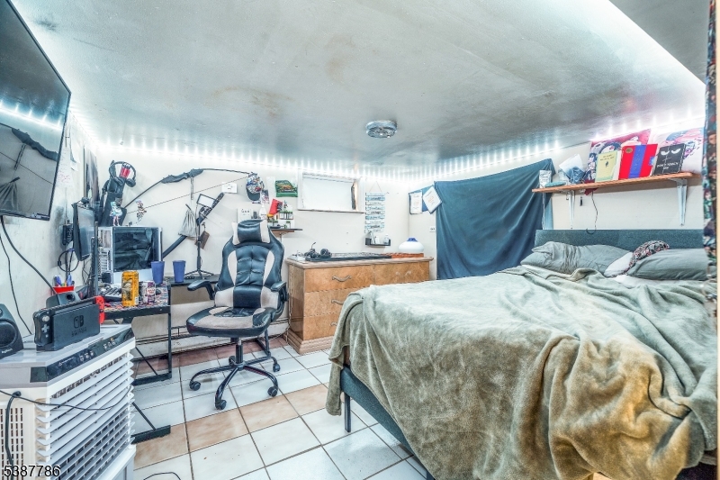 555 Fulton St