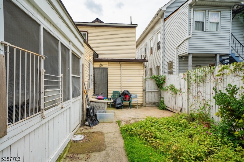 555 Fulton St