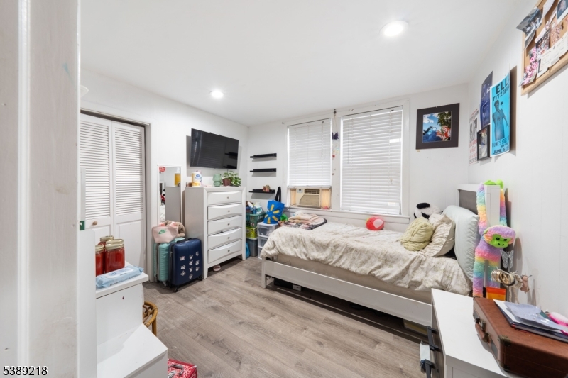 336 John St