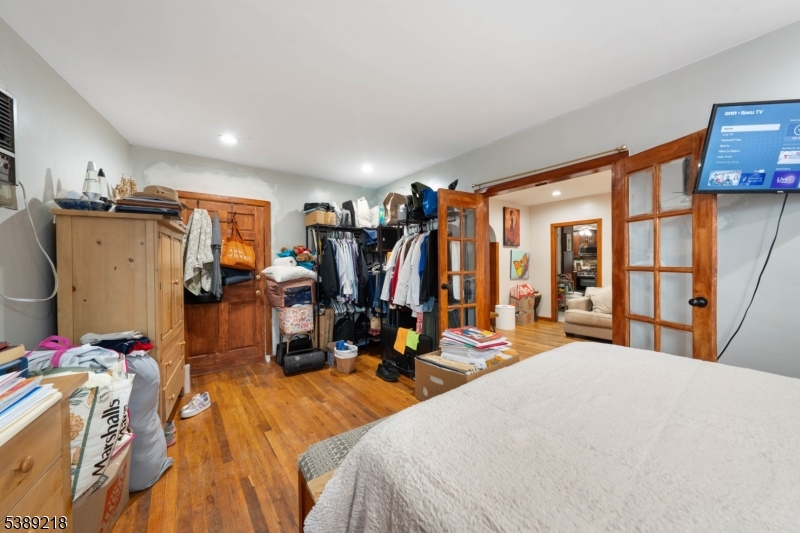 336 John St