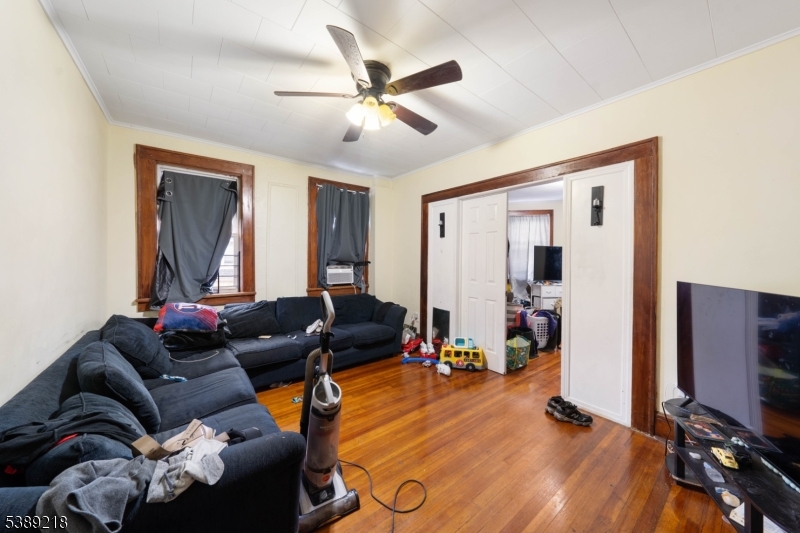 336 John St